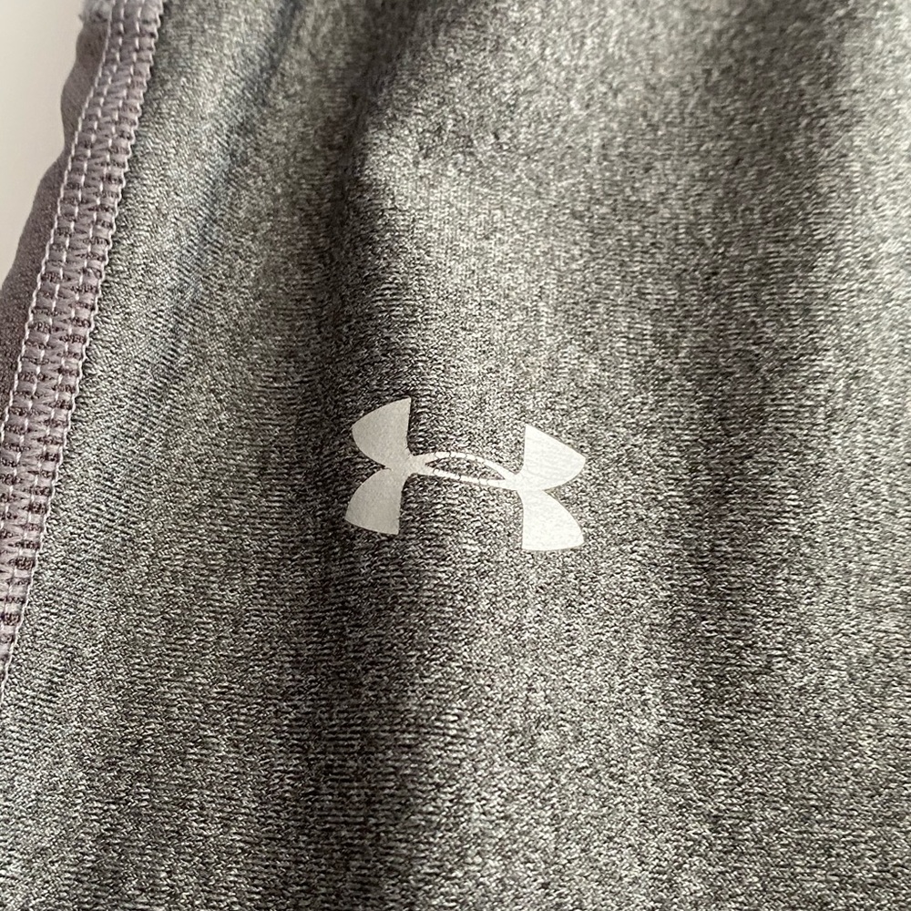 Under Armour Women’s Performance Capri Pants Size Med - Picture 3 of 4